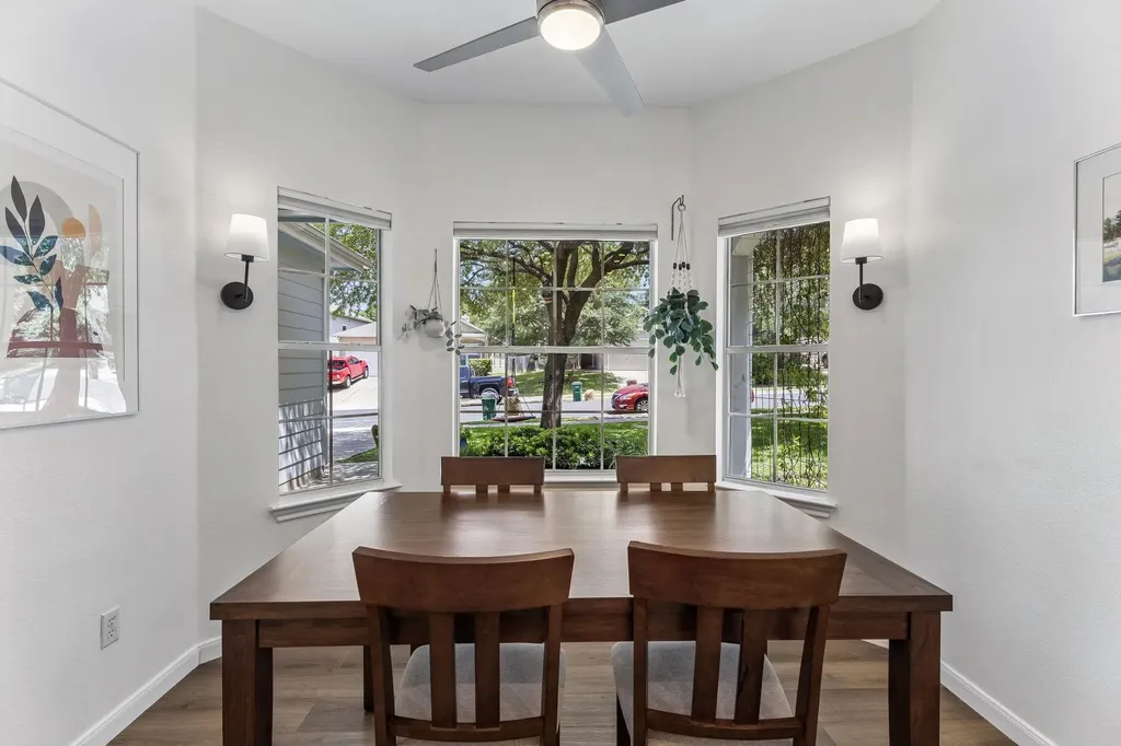 8702 Meridian Oak Lane Austin TX 78744