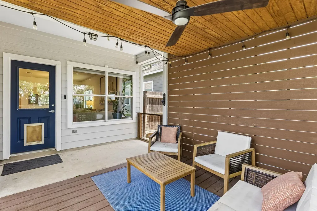 8702 Meridian Oak Lane Austin TX 78744