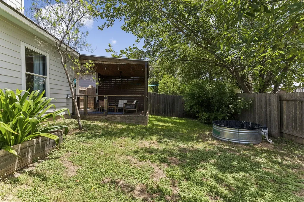8702 Meridian Oak Lane Austin TX 78744