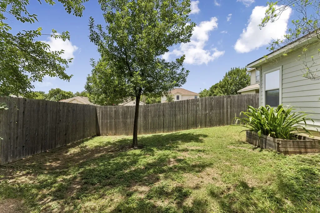 8702 Meridian Oak Lane Austin TX 78744