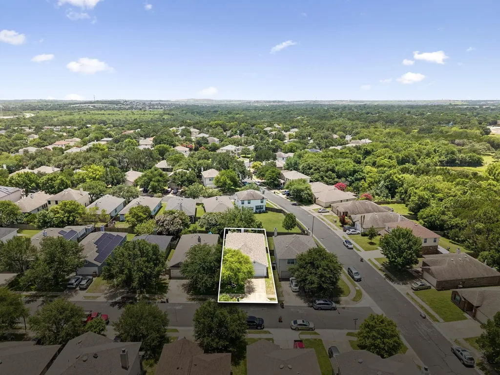 8702 Meridian Oak Lane Austin TX 78744
