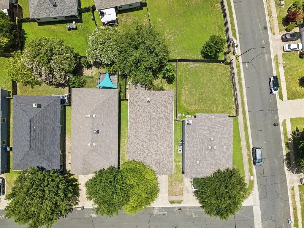 8702 Meridian Oak Lane Austin TX 78744
