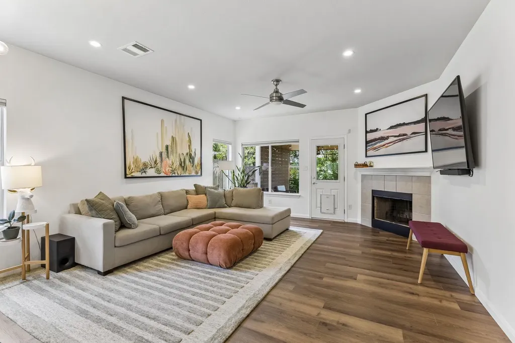 8702 Meridian Oak Lane Austin TX 78744
