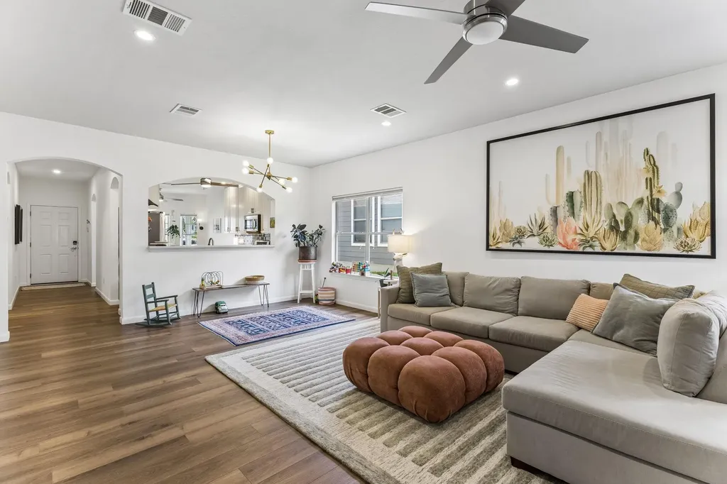 8702 Meridian Oak Lane Austin TX 78744