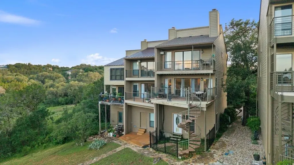 340 Harbor Drive Spicewood TX 78669