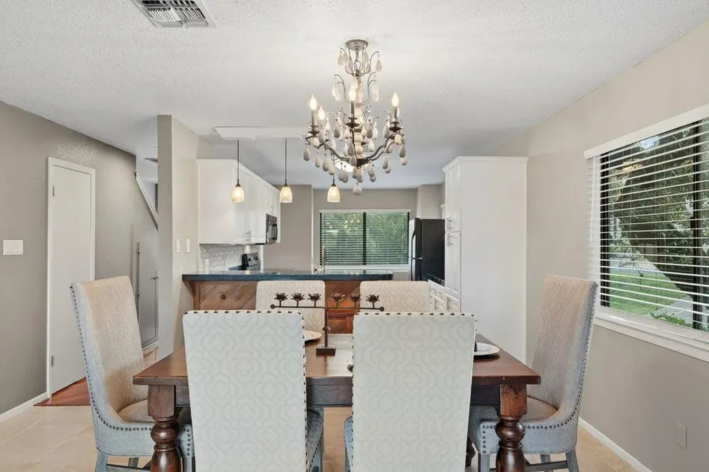 340 Harbor Drive Spicewood TX 78669