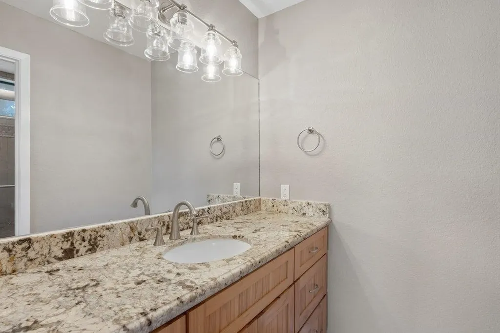 340 Harbor Drive Spicewood TX 78669