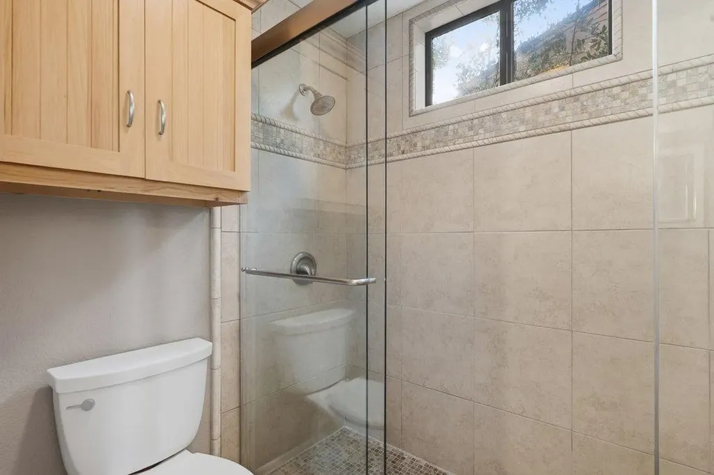 340 Harbor Drive Spicewood TX 78669