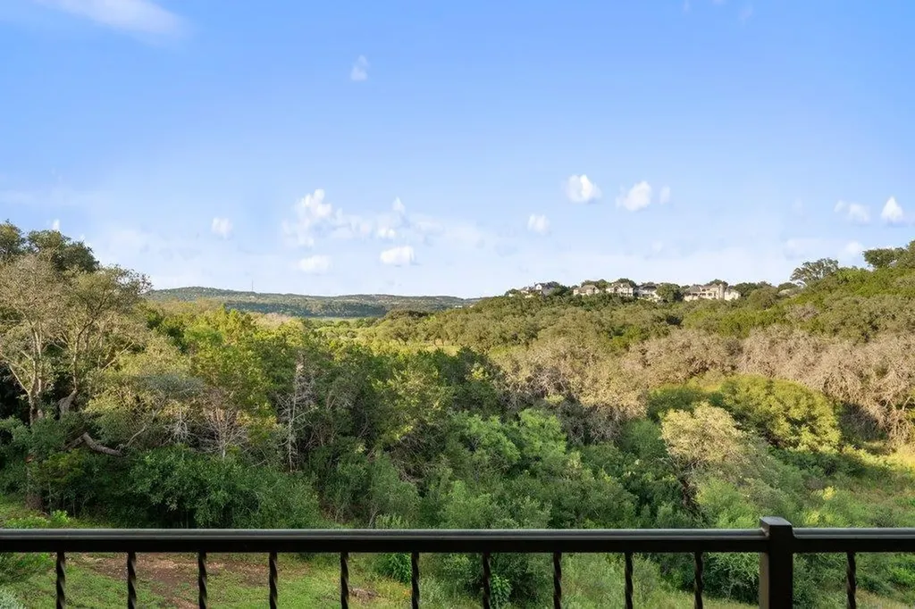 340 Harbor Drive Spicewood TX 78669
