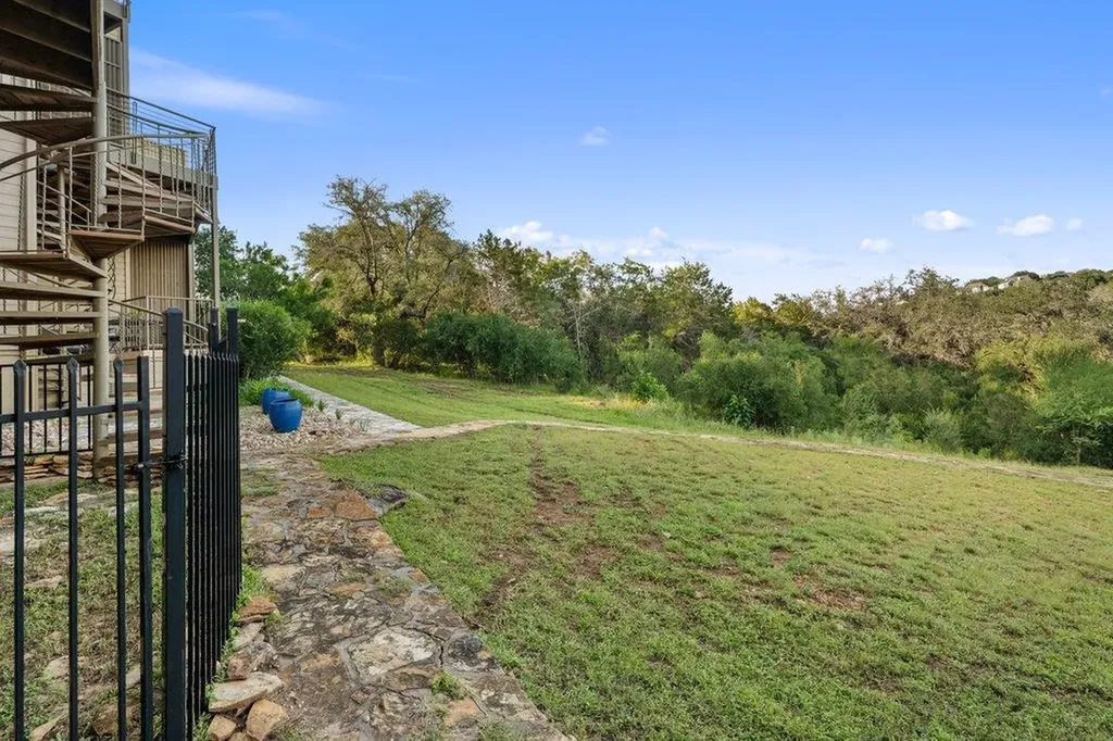 340 Harbor Drive Spicewood TX 78669