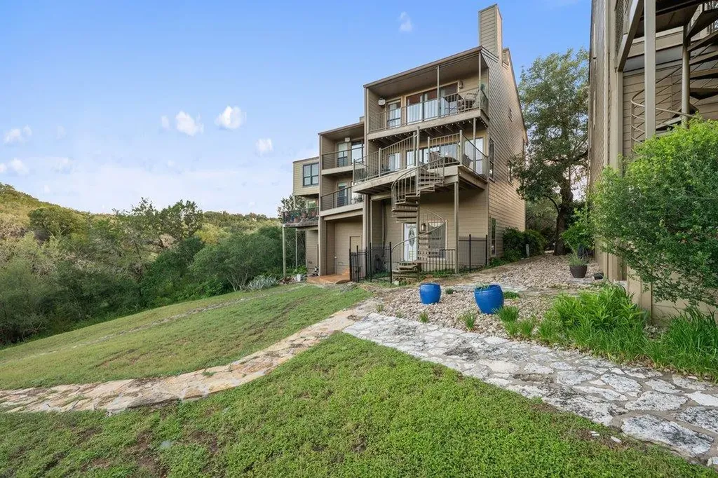 340 Harbor Drive Spicewood TX 78669
