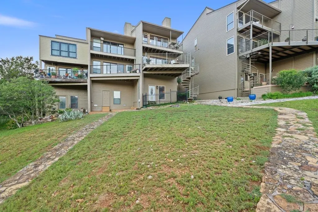 340 Harbor Drive Spicewood TX 78669