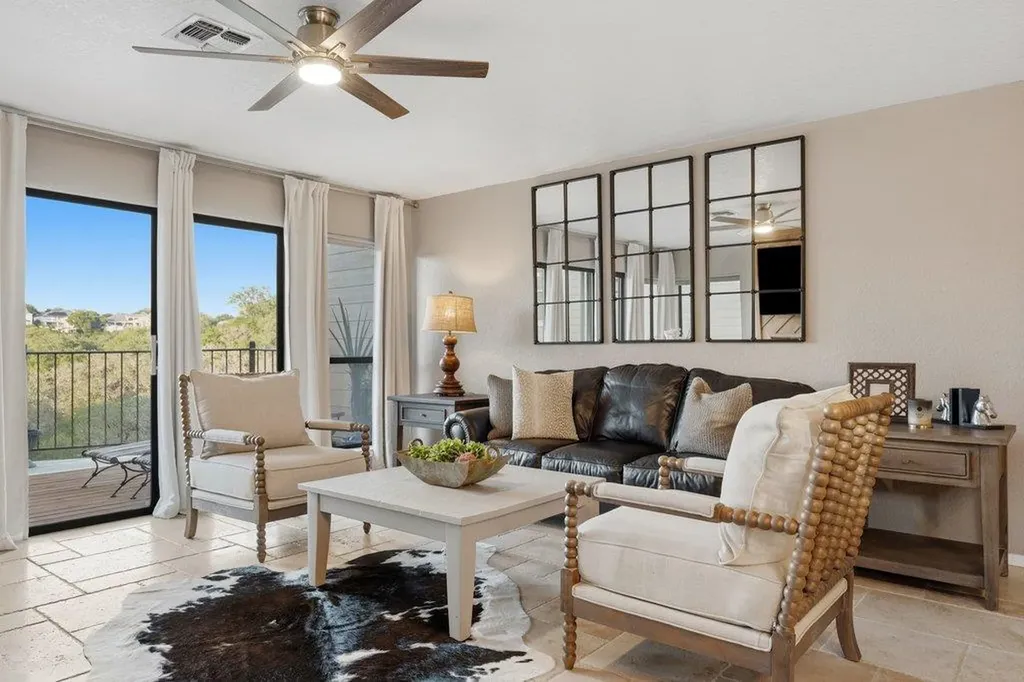 340 Harbor Drive Spicewood TX 78669