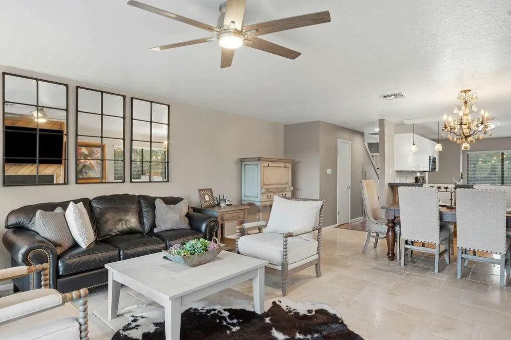 340 Harbor Drive Spicewood TX 78669
