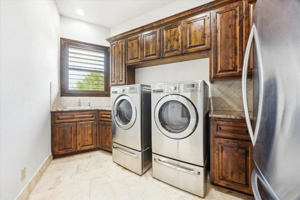 709 S Angel Light Drive Spicewood TX 78669