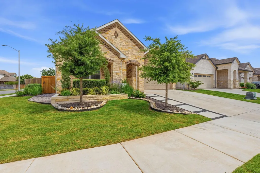 2105 Wildhorse Street Leander TX 78641