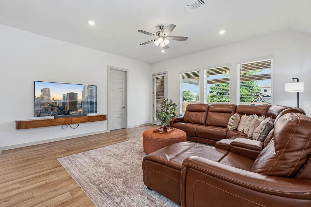 2105 Wildhorse Street Leander TX 78641