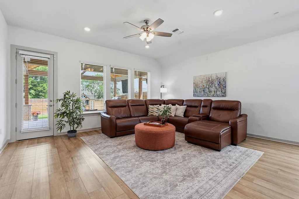 2105 Wildhorse Street Leander TX 78641