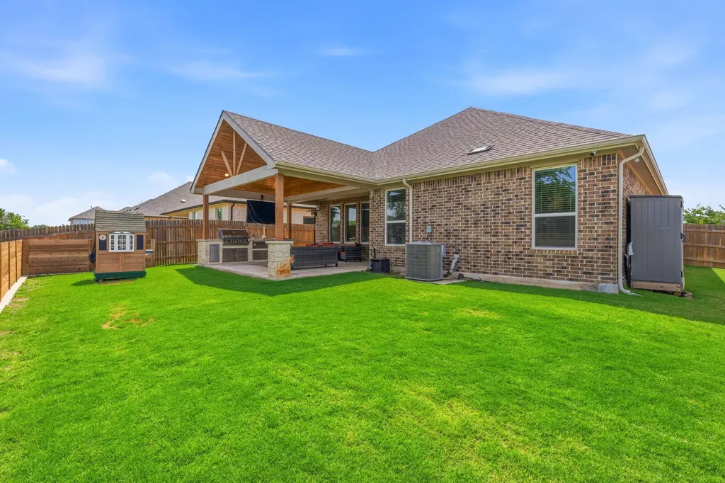 2105 Wildhorse Street Leander TX 78641