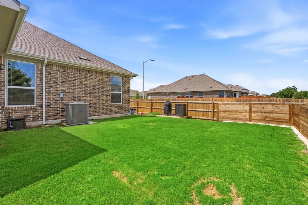 2105 Wildhorse Street Leander TX 78641