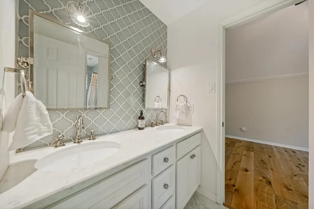 10024 Circleview Drive Austin TX 78733