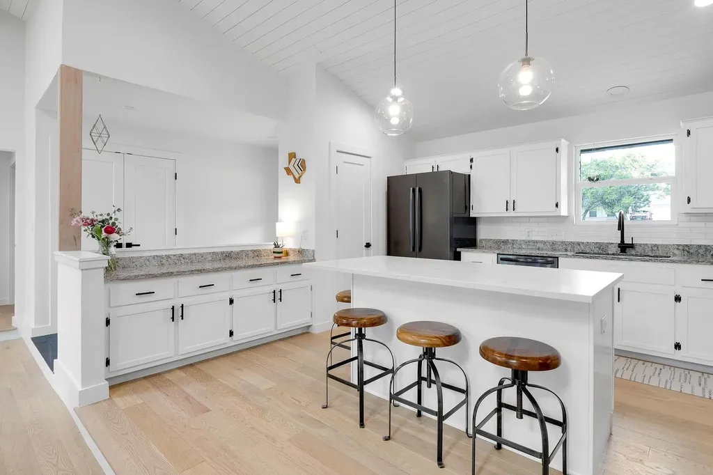 9105 Elm Creek Cove Austin TX 78736