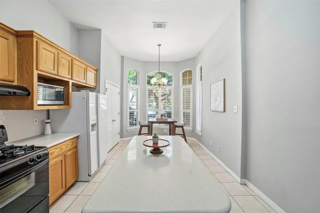 409 E Austin Avenue Round Rock TX 78664