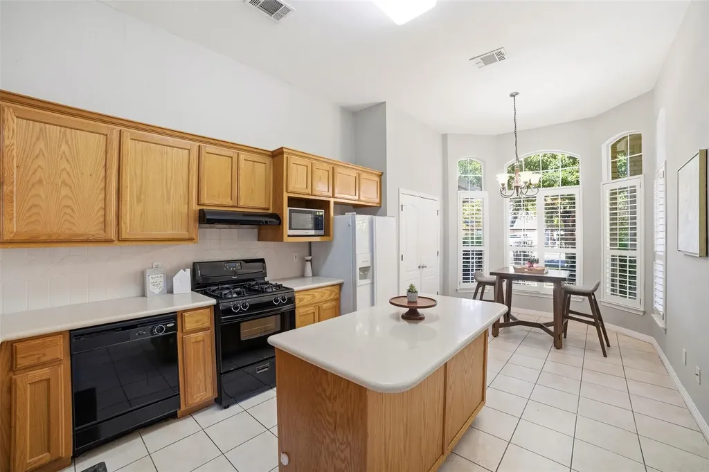 409 E Austin Avenue Round Rock TX 78664