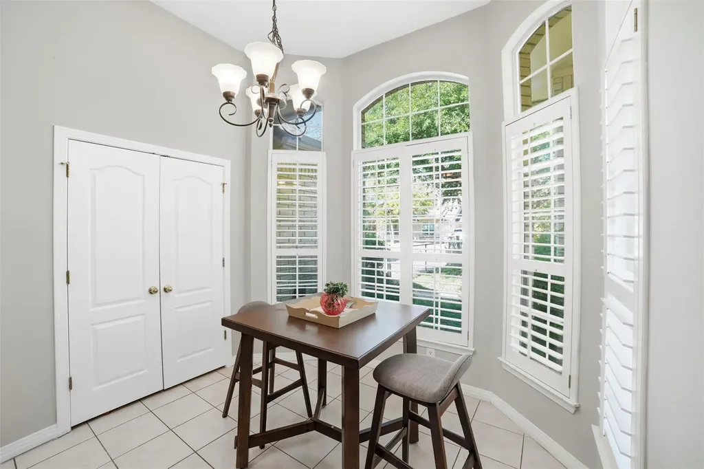 409 E Austin Avenue Round Rock TX 78664