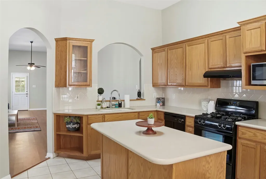 409 E Austin Avenue Round Rock TX 78664