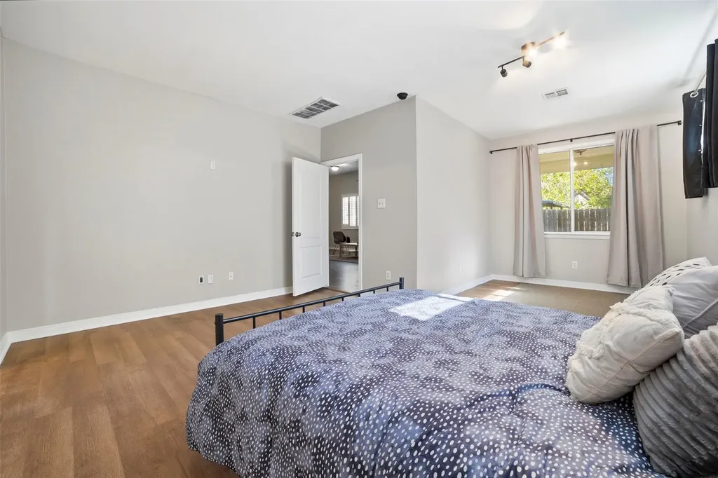 409 E Austin Avenue Round Rock TX 78664