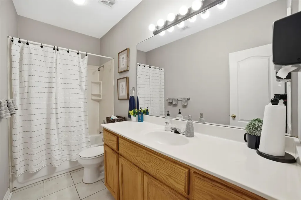 409 E Austin Avenue Round Rock TX 78664