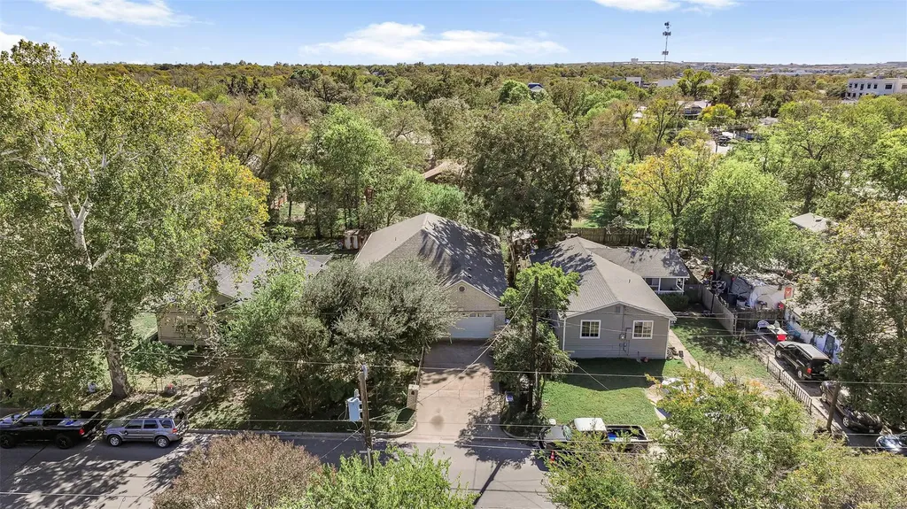 409 E Austin Avenue Round Rock TX 78664