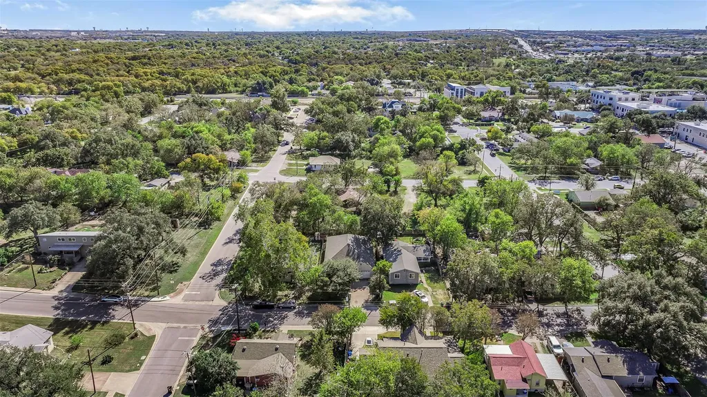 409 E Austin Avenue Round Rock TX 78664