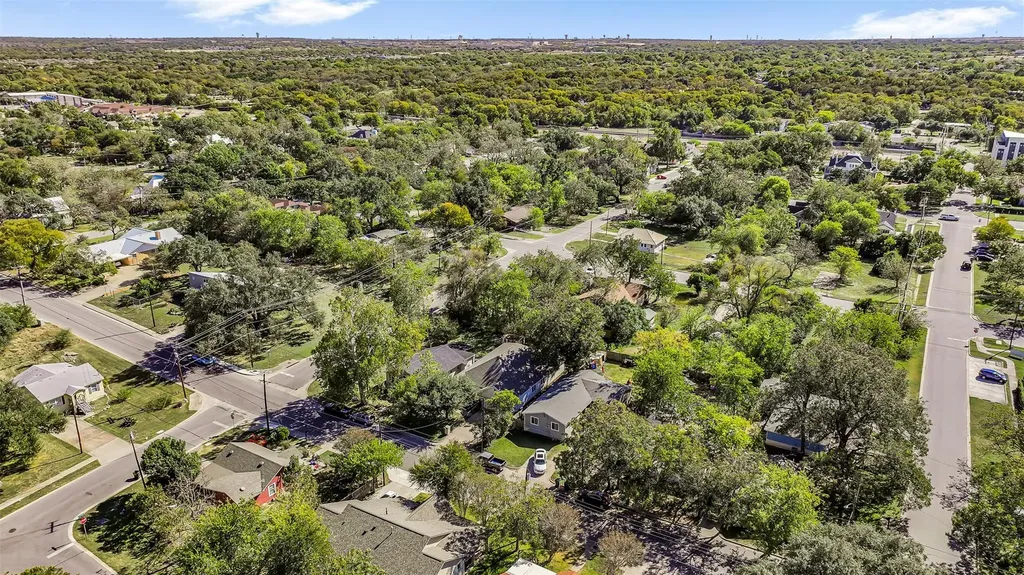 409 E Austin Avenue Round Rock TX 78664