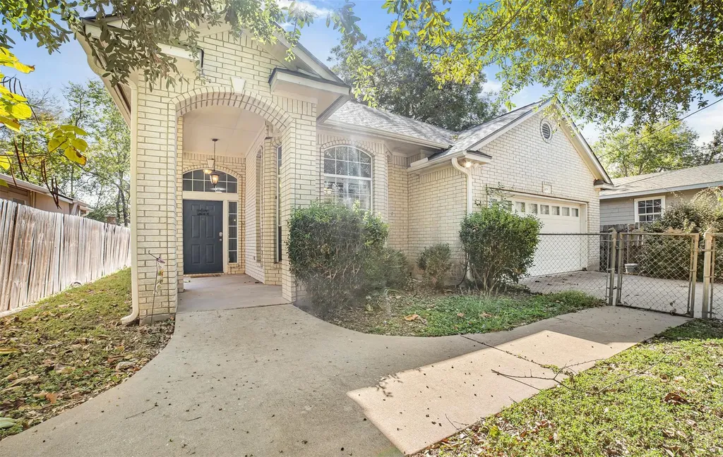 409 E Austin Avenue Round Rock TX 78664
