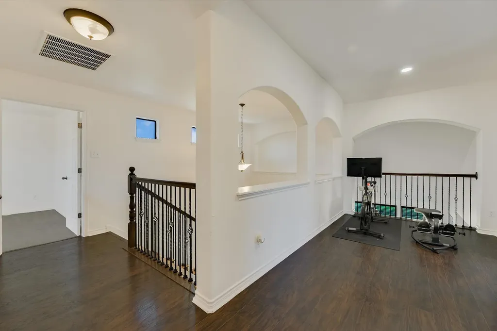 128 W Adelanta Place Round Rock TX 78681