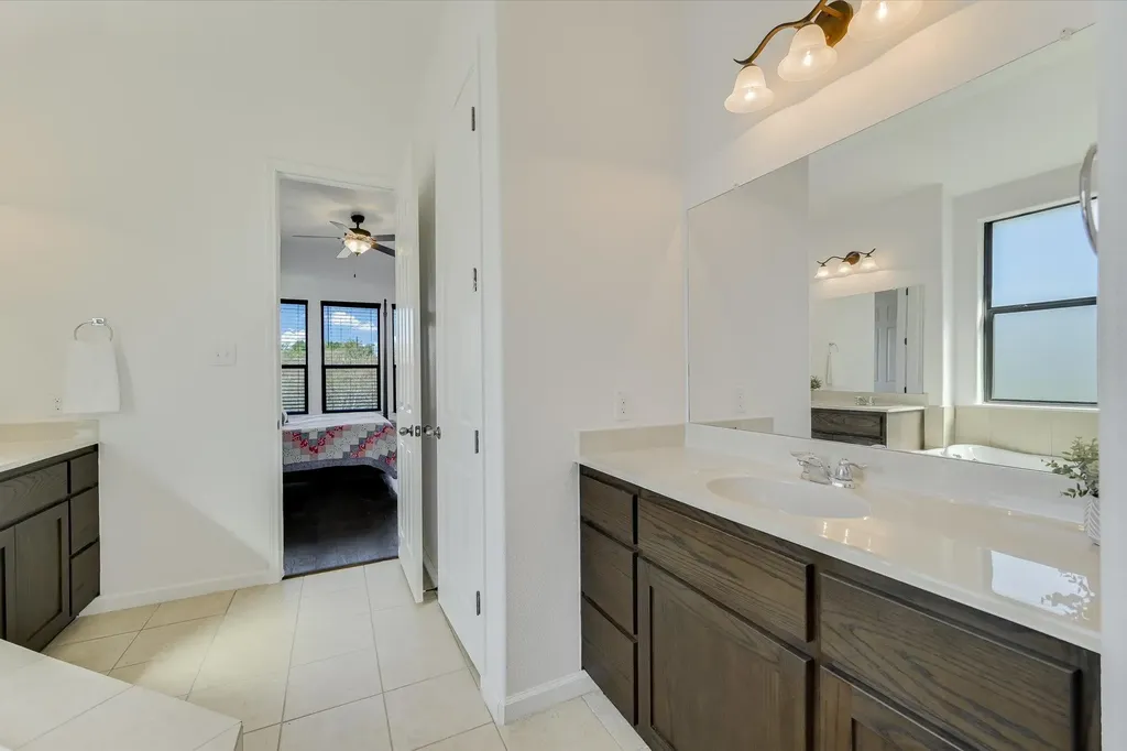 128 W Adelanta Place Round Rock TX 78681