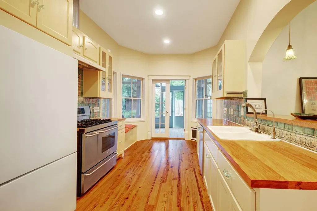 4304 Avenue A Austin TX 78751