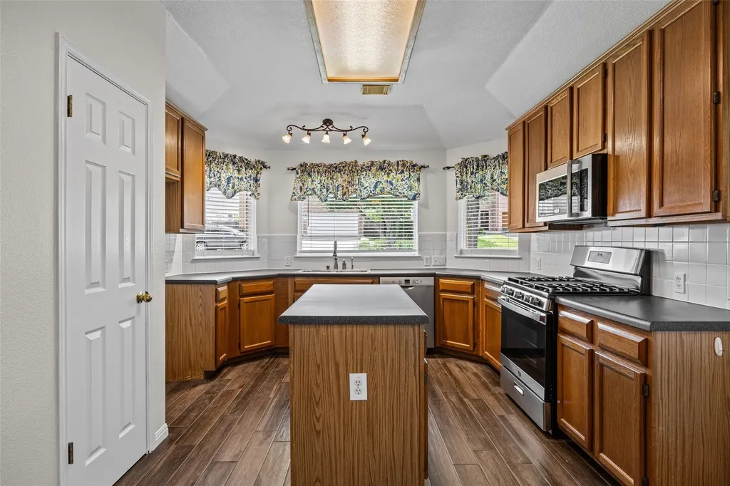 1824 Red Rock Drive Round Rock TX 78665