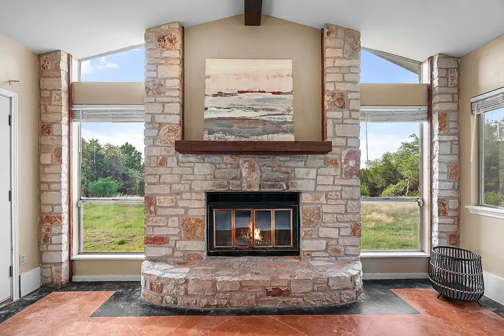 102 Rocky Creek Road Dripping Springs TX 78620