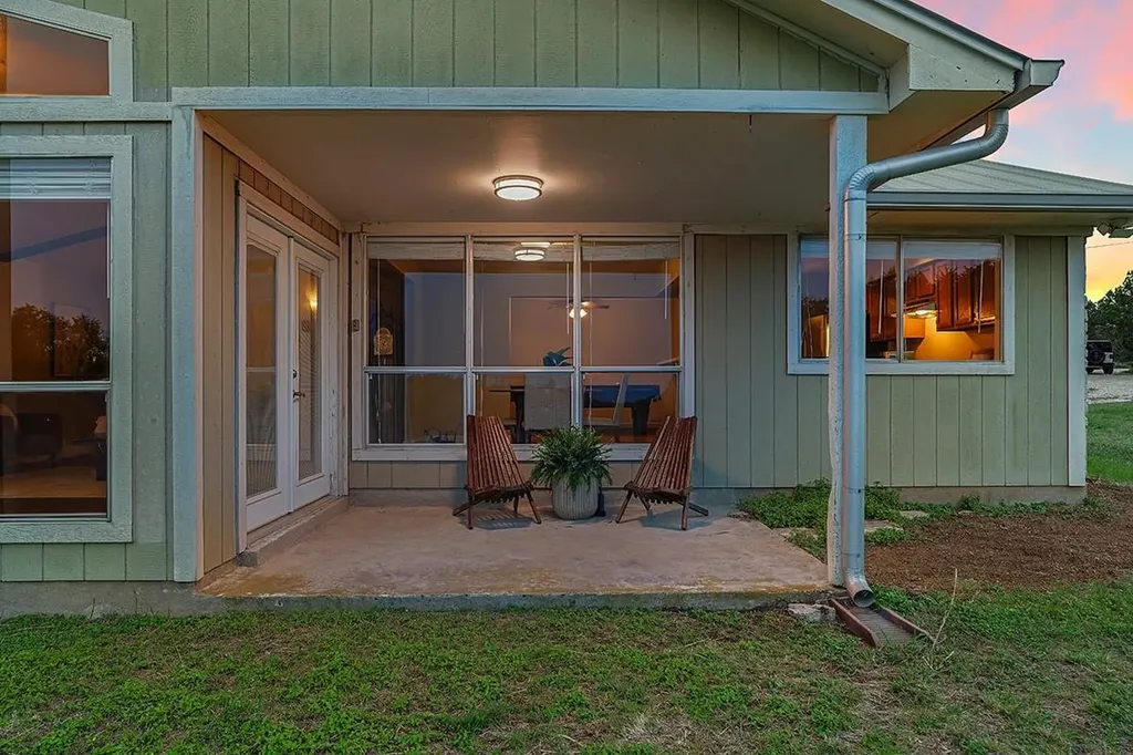 102 Rocky Creek Road Dripping Springs TX 78620