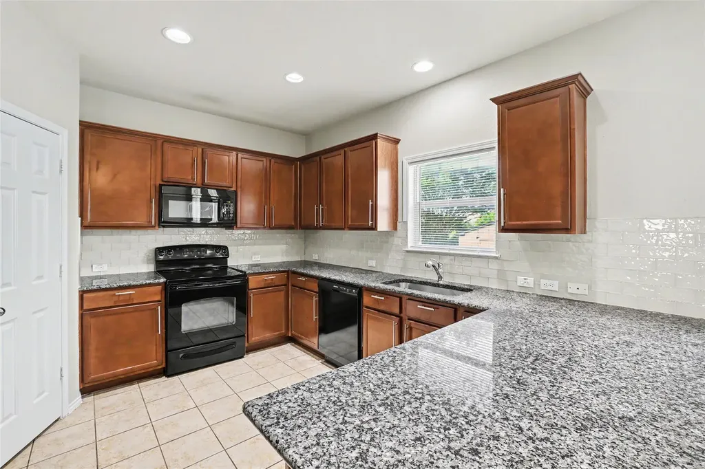 400 Falcon Lane Leander TX 78641