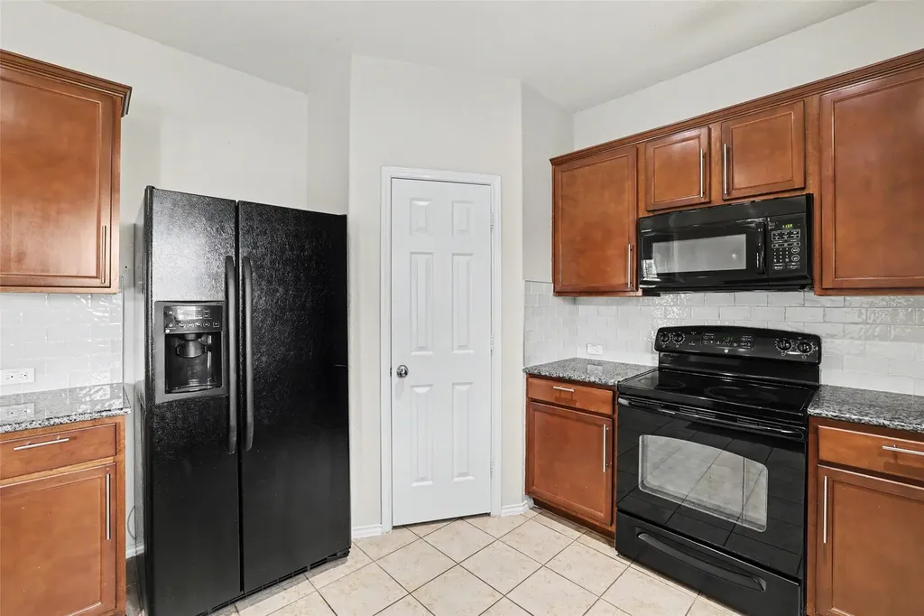 400 Falcon Lane Leander TX 78641