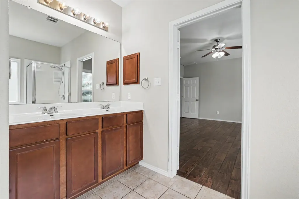400 Falcon Lane Leander TX 78641