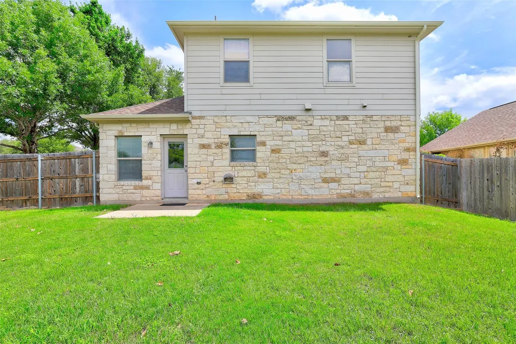 400 Falcon Lane Leander TX 78641