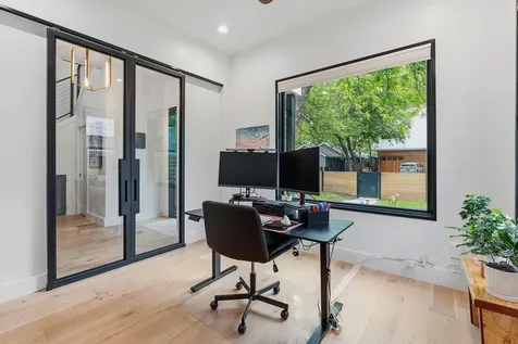 2004 Riverview Street Austin TX 78702
