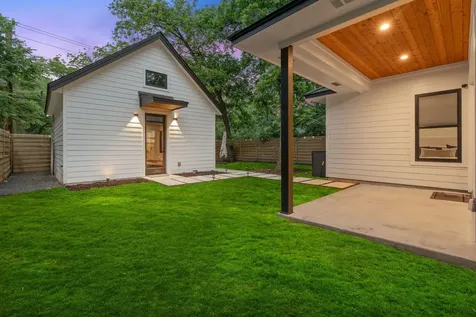 2004 Riverview Street Austin TX 78702
