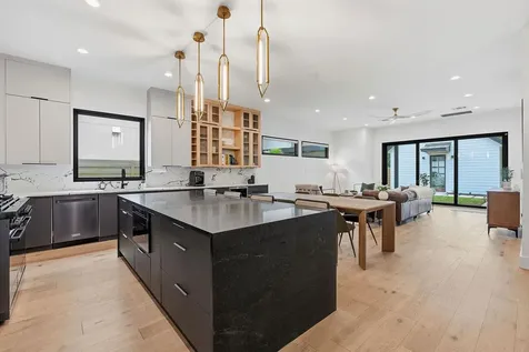2004 Riverview Street Austin TX 78702
