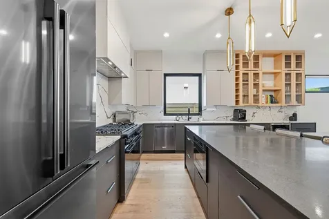 2004 Riverview Street Austin TX 78702